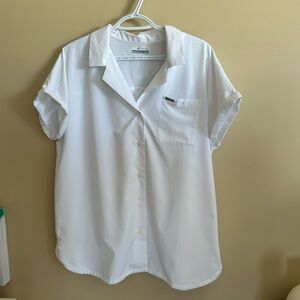 Columbia Performance Fishing Gear short Sleeve Button Down White Shirt
